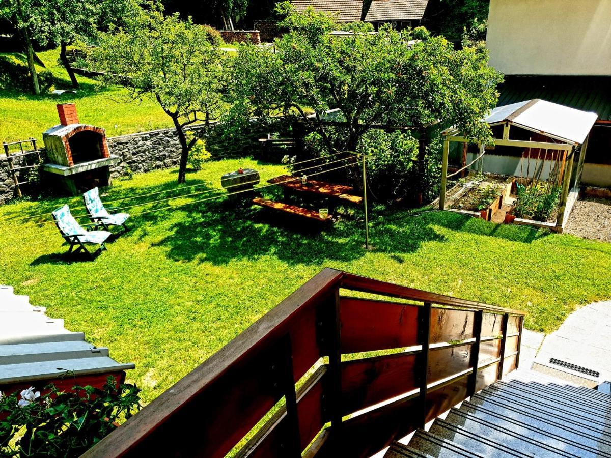 Apartment And Garden House Among The Mountains Podbrdo Exterior photo